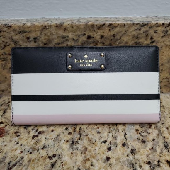 Kate Spade
Black White & Pink Leather Wallet - Picture 3 of 5